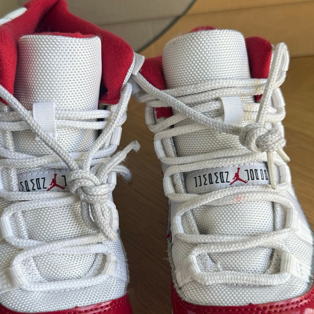 Nike Air Jordan 11 Retro ‘Cherry’ Kids Sneakers- SZ 2 Y - Picture 6 of 15